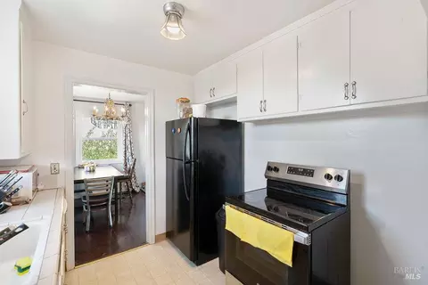 Kitchen - 129 Hermosa Ave, Vallejo, CA 94589 photo 3 of 3
