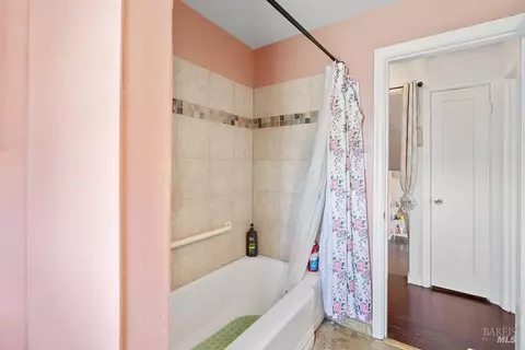 Bath - 129 Hermosa Ave, Vallejo, CA 94589 photo 2 of 2