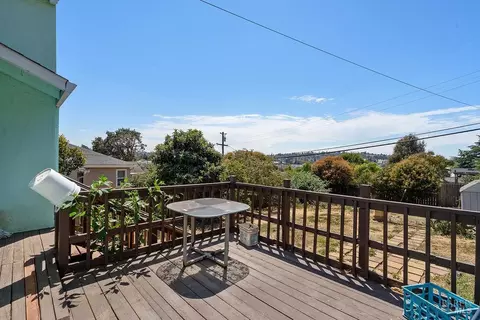 Exterior - 129 Hermosa Ave, Vallejo, CA 94589 photo 3 of 8