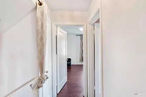 Entry Way - 129 Hermosa Ave, Vallejo, CA 94589 photo 2 of 2