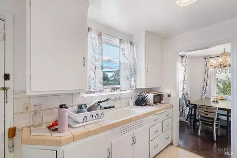 Kitchen - 129 Hermosa Ave, Vallejo, CA 94589 photo 2 of 3