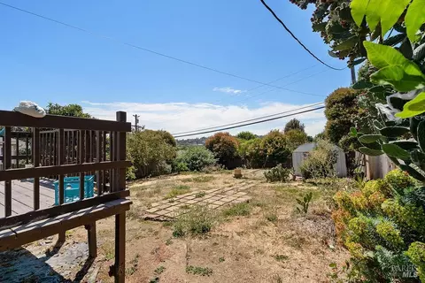 Exterior - 129 Hermosa Ave, Vallejo, CA 94589 photo 4 of 8
