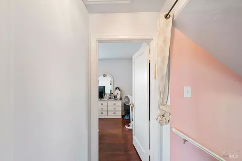 Entry Way - 129 Hermosa Ave, Vallejo, CA 94589 photo 1 of 2