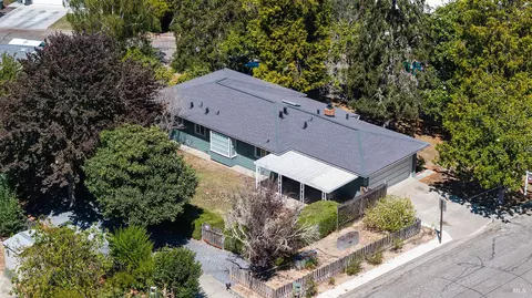 860 Norlee St, Sebastopol, CA 95472