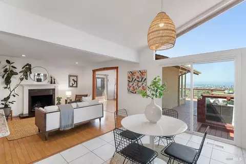 Dining - 335 Skyline Dr, Vallejo, CA 94591 photo 2 of 5