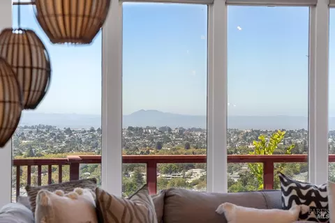 View/Area - 335 Skyline Dr, Vallejo, CA 94591 photo 1 of 9