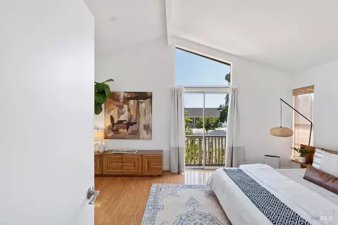 Bedroom - 335 Skyline Dr, Vallejo, CA 94591 photo 1 of 6