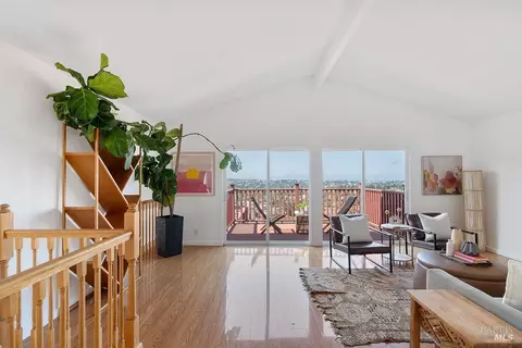Living - 335 Skyline Dr, Vallejo, CA 94591 photo 1 of 7