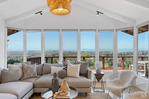 Living - 335 Skyline Dr, Vallejo, CA 94591 photo 7 of 7