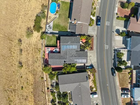 View/Area - 335 Skyline Dr, Vallejo, CA 94591 photo 8 of 9