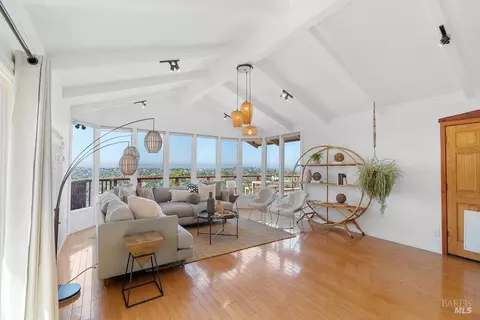 Living - 335 Skyline Dr, Vallejo, CA 94591 photo 6 of 7