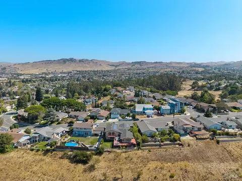 View/Area - 335 Skyline Dr, Vallejo, CA 94591 photo 9 of 9