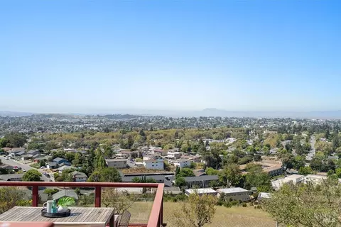 View/Area - 335 Skyline Dr, Vallejo, CA 94591 photo 4 of 9