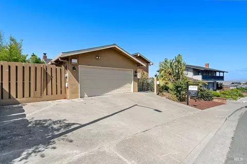 Exterior - 335 Skyline Dr, Vallejo, CA 94591 photo 2 of 11