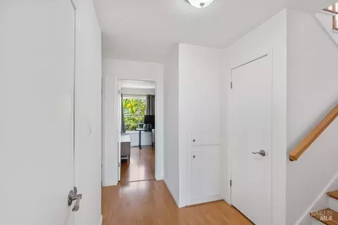 Entry Way - 335 Skyline Dr, Vallejo, CA 94591 photo 3 of 4