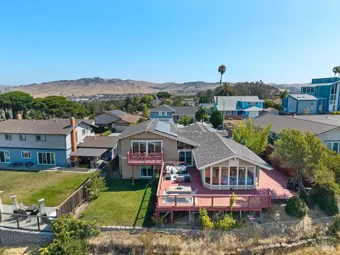 View/Area - 335 Skyline Dr, Vallejo, CA 94591 photo 3 of 9
