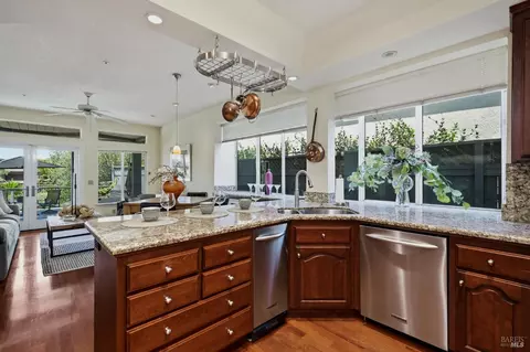 Kitchen - 29 Lighthouse Ct, Napa, CA 94559 photo 6 of 6