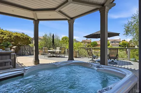 Exterior - 29 Lighthouse Ct, Napa, CA 94559 photo 4 of 7