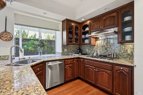 Kitchen - 29 Lighthouse Ct, Napa, CA 94559 photo 3 of 6