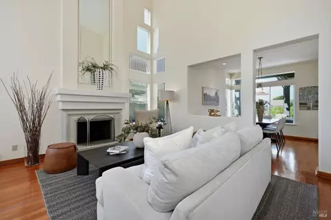 Living - 29 Lighthouse Ct, Napa, CA 94559 photo 1 of 3