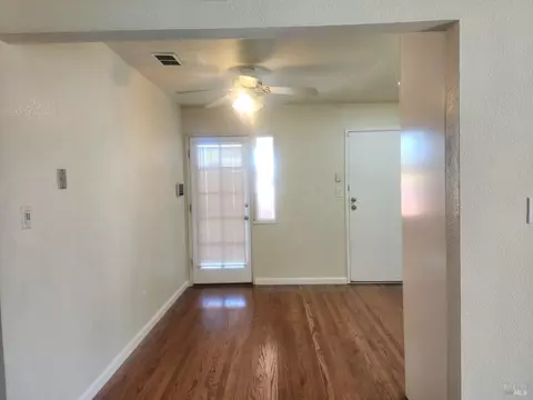 362 Tulip St, Fairfield, CA 94533 photo 6