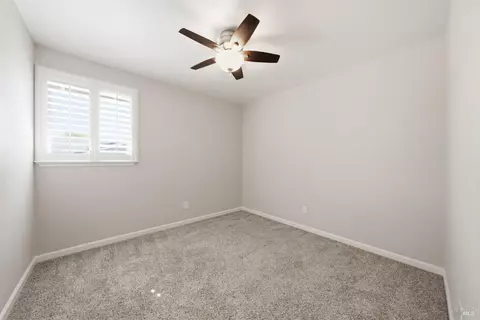 Bedroom - 1890 Howard Dr, Windsor, CA 95492 photo 5 of 10