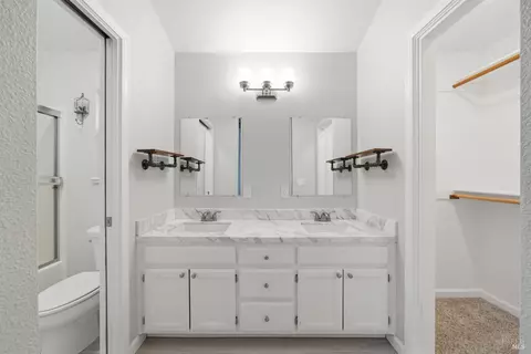 Bath - 1890 Howard Dr, Windsor, CA 95492 photo 2 of 5