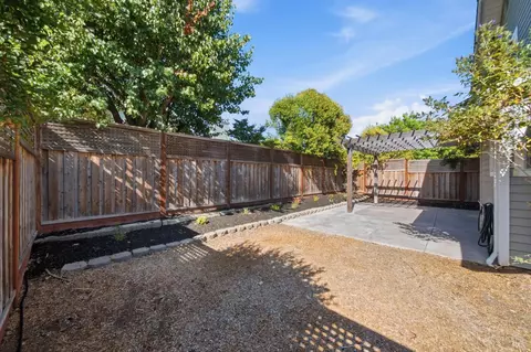 Exterior - 1890 Howard Dr, Windsor, CA 95492 photo 5 of 7