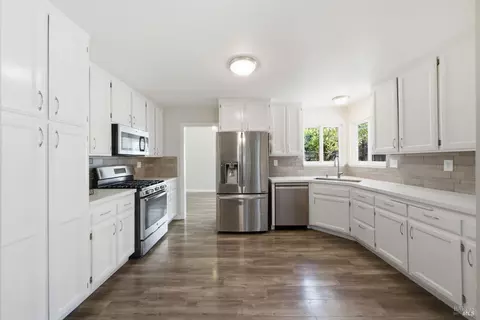 Kitchen - 1890 Howard Dr, Windsor, CA 95492 photo 1 of 4