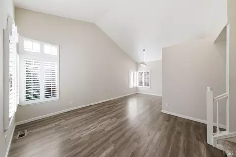 Living - 1890 Howard Dr, Windsor, CA 95492 photo 2 of 9