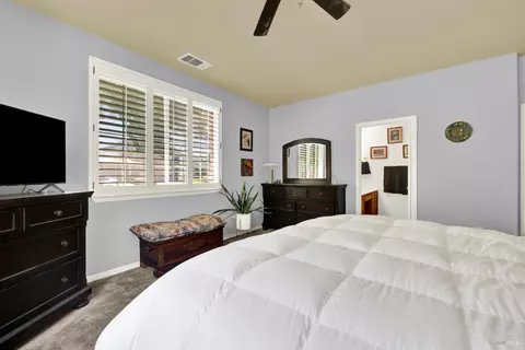 Bedroom - 2138 Devonshire Dr, Napa, CA 94559 photo 4 of 7