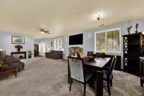 Dining - 2138 Devonshire Dr, Napa, CA 94559 photo 3 of 4