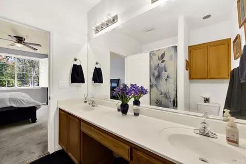 Bath - 2138 Devonshire Dr, Napa, CA 94559 photo 3 of 5