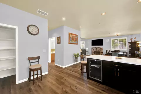 Entry Way - 2138 Devonshire Dr, Napa, CA 94559 photo 2 of 3