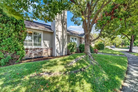 Exterior - 2138 Devonshire Dr, Napa, CA 94559 photo 3 of 27