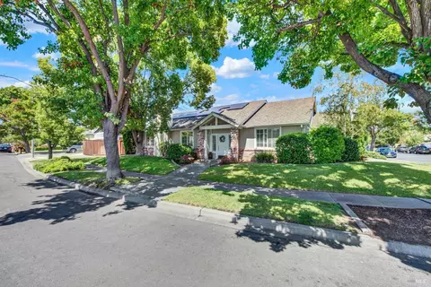 Exterior - 2138 Devonshire Dr, Napa, CA 94559 photo 8 of 27