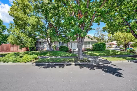 Exterior - 2138 Devonshire Dr, Napa, CA 94559 photo 10 of 27