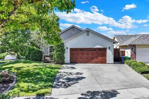 Exterior - 2138 Devonshire Dr, Napa, CA 94559 photo 2 of 27
