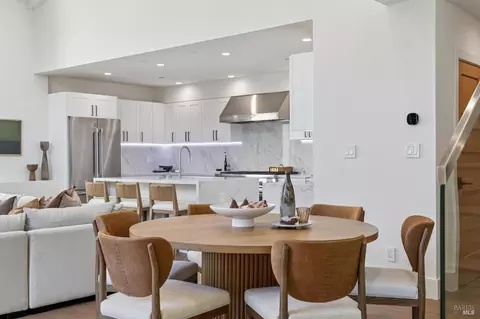 Dining - 321 Loring Ave, Mill Valley, CA 94941 photo 2 of 2