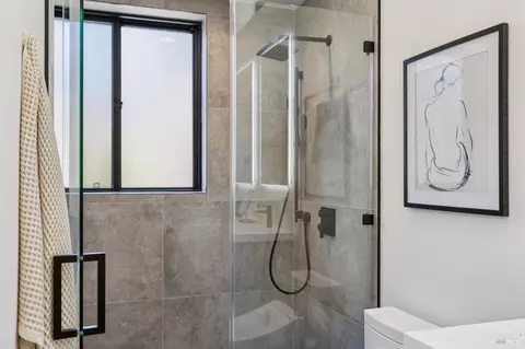 Bath - 321 Loring Ave, Mill Valley, CA 94941 photo 2 of 3