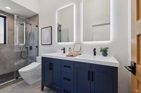 Bath - 321 Loring Ave, Mill Valley, CA 94941 photo 1 of 3