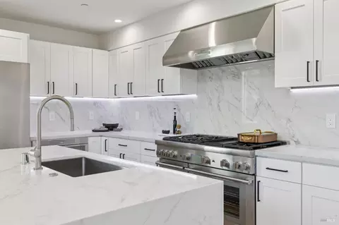 Kitchen - 321 Loring Ave, Mill Valley, CA 94941 photo 3 of 4