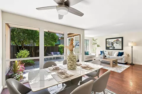 54 Surrey Ln, San Rafael, CA 94903