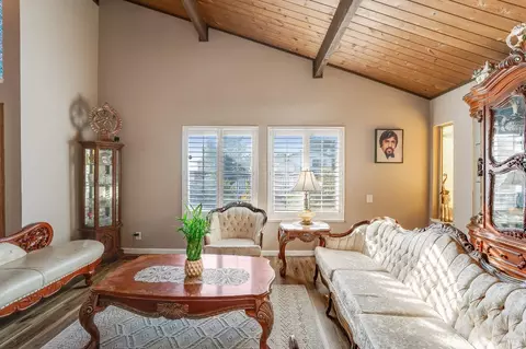 Living - 126 Parkhaven Dr, Vallejo, CA 94591 photo 3 of 4