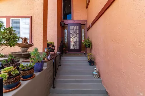 Entry Way - 126 Parkhaven Dr, Vallejo, CA 94591 photo 3 of 3