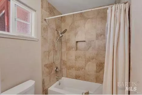 Bath - 126 Parkhaven Dr, Vallejo, CA 94591 photo 6 of 6