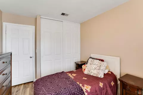 Bedroom - 126 Parkhaven Dr, Vallejo, CA 94591 photo 5 of 7