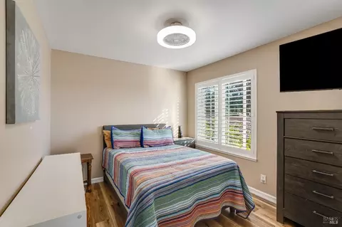 Bedroom - 126 Parkhaven Dr, Vallejo, CA 94591 photo 6 of 7