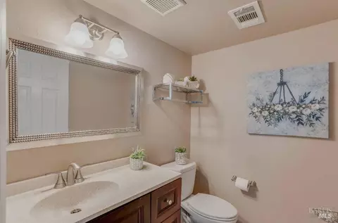 Bath - 126 Parkhaven Dr, Vallejo, CA 94591 photo 1 of 6
