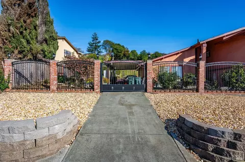 Exterior - 126 Parkhaven Dr, Vallejo, CA 94591 photo 2 of 10